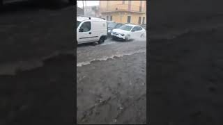 Orages violents et fortes inondations dans le sud de lItalie [upl. by Nodnorb606]