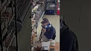 Wouldbe robber scared off by shop employee with bigger knife [upl. by Alliuqa]