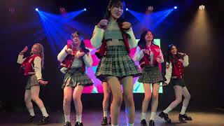 Weeekly 위클리  Tag Me Me  Zig Zag  Holiday Party  New York  4k60 FANCAM  Front Row  240912 [upl. by Palumbo105]