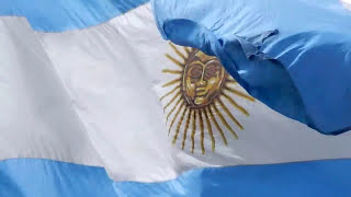 Himno Nacional Argentino por Banda Militar  Bandera Argentina flameando [upl. by Julie885]