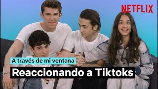 El cast REACCIONA a vídeos de TIKTOK  A través de mi ventana  Netflix España [upl. by Cirre]