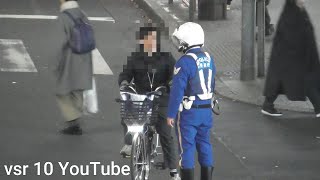 自転車が信号無視！！歩行者を轢きかけてまで突き進む輩に白バイがお咎め！！ [upl. by Kieran689]