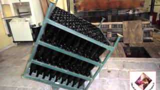 Remuage des bouteilles de Champagne sur gyropalette manuel [upl. by Atinus]