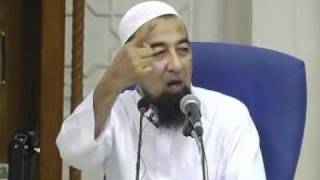 Ust Azhar Idrus Kelebihan Surah AlWaqiah [upl. by Kolk]