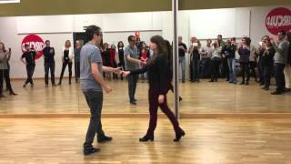 Clase de Iniciación de West Coast Swing con Sara Mouchon 27216 [upl. by Yelloh333]