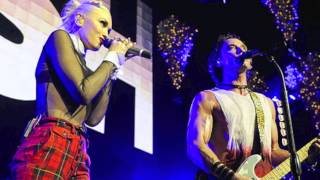 Gavin Rossdale BUSH feat Gwen Stefani  Glycerine LIVE  KROQ Acoustic Christmas 120912 [upl. by Neraj854]