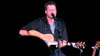 Blake Shelton  Over You by Miranda Lambert LIVE  Cruzan Amphitheatre WPB Florida [upl. by Ilenay]