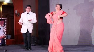 Vidya Balan amp Mangesh Desai dancing on Shola Jo Bhadke song of Ekk Albela [upl. by Haya]