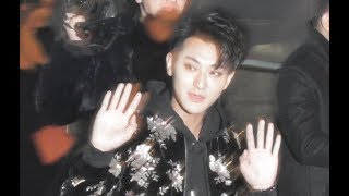 ZTAO Zitao 黄子韬 former EXO  Paris 27 february 2018 Fashion Week show Saint Laurent  février [upl. by Phiona]