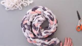 HOW TO HAND KNIT A CHUNKY SCARF [upl. by Jewel904]