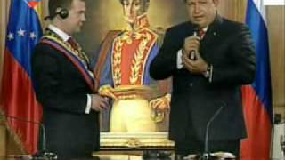 Presidente Hugo Chavez Condecoro al Presidente de Rusia Dimitri Medvedev con la Orden Libertador [upl. by Rico80]