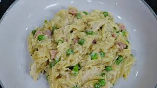 One pot Chicken Pancetta amp Pea Orzo Recipe  Quick and easy recipe  Cook with me [upl. by Swigart707]