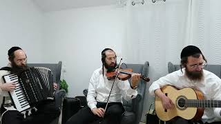 שרוליק לפקוביץ מחרוזת כלייזמר Srulik Lefkovitz Klezmer string [upl. by Annoyik]