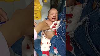 Cutebaby 👯 Baby vaccine action at hospital 🏥 to funny I baby cute love family shots funny [upl. by Frasier]