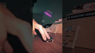 SWITCH VS NOLLIE🤪 fingerboard fingerboardtricks fingerboardedit [upl. by Niret]