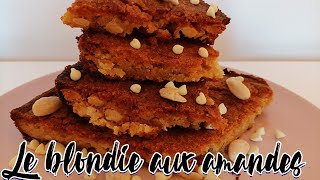 Comment faire un blondie au chocolat blanc et aux amandes [upl. by Elehcin335]