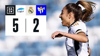 Real Madrid CF vs Sporting Club Huelva 52  Resumen y goles  Highlights Liga F [upl. by Akemyt]