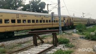 12231 LucknowChandigarh Superfast Exp arriving at Roorkee Station viral video [upl. by Ykcim]