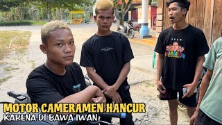 Motor Cameramen Hancur Karena Di Bawa Iwan [upl. by Tiebold780]