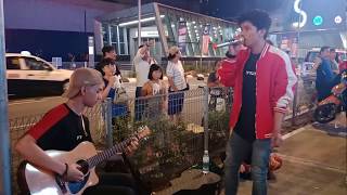 Ramai tourist stopHaqiem Rusli dan Asad Motawh rela nyanyi di jalanan Bukit Bintang Kuala Lumpur [upl. by Ethel]