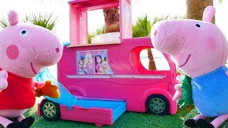 Las aventuras de Piggy Peppa Vídeos de juguetes peluches [upl. by Ennairod]