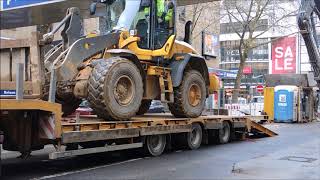 Radlader fährt auf Tieflader Baustelle Tonhallenstraße [upl. by Parfitt654]