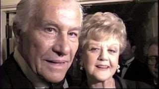 ANGELA LANSBURY and husband hobnob with ANTHONY HOPKINS and HELEN MIRREN  1995 [upl. by Meeharb]