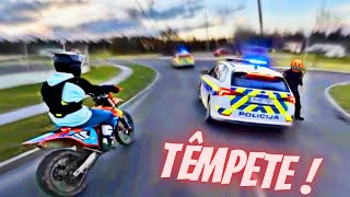 UN MOTARD MET UNE TÊMPETE À LA POLICE😱💨 ÇA PART EN COURSE POURSUITE 👮🚨 [upl. by Potter]