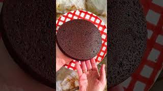 Next Level Chocolate layer Cake met Chocolade Tahin icing I Sofie Dumont shorts [upl. by Ahsoet]