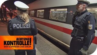 Stress am Bahnsteig Fußballfans randalieren im Zug  Achtung Kontrolle  kabel eins [upl. by Lerrad]