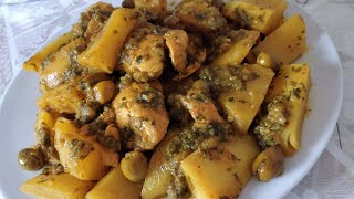 Poulet aux olives et pommes de terre à la marocaine facile et rapide [upl. by Yardley739]