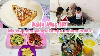 DAILY VLOG IRT DIRUMAH KAYU SEDERHANA  Masak Menu Simpel Didapur Pink Minimalis Lanjut Makan Bakso [upl. by Immac]