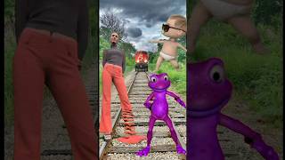 Dancing frog 🐸 vs sand sculpture special effects on the dancing joker and train driver half trend [upl. by Yarb334]