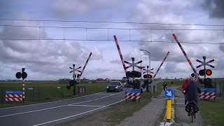 Spoorwegovergang Schagen  Dutch railroad crossing [upl. by Renferd797]