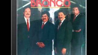 Grupo Bronco Llorando Bajo La Lluviawmv [upl. by Ynove]