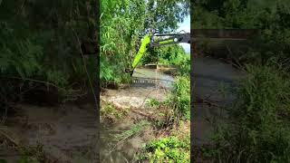 IRRIGATION DESILTING excavator zoomlion [upl. by Eesyak]