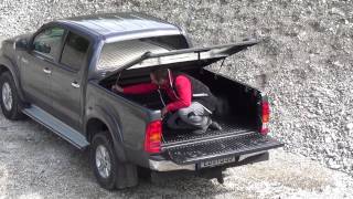 Laderaumabdeckung Mountain Top für den Toyota Hilux [upl. by Dardani915]