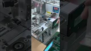 Assembly of Power MOSFETs and Stamped Heat Sinks machine heatsink coolingsystem heatmanagement [upl. by Llewon956]