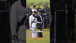 Este Militar Hizo Un Gran Acto de Respeto Por su Compañero [upl. by Dudden]