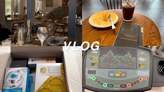 vlog 직장인 브이로그  그래픽 디자이너  테니스  헬스  스벅 다이어리 언박싱  올리브영 언박싱  스킨케어템  마스크팩  앰플 추천  용리단길  합정 맛집 [upl. by Doownel]