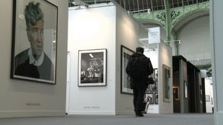 La foire Paris Photo ouvre ses portes au Grand Palais [upl. by Anahsat]