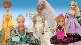 Anna and Elsa Toddlers Wedding  Shopping for Barbie Gowns  DressUp Doll Fashion Boutique Chelsea [upl. by Allisan]