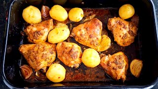 Rápido e fácil de fazer Sobrecoxas de frango assadas no forno com batatas Receita fácil e rápida [upl. by Feucht]