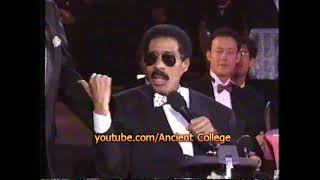 Richard Pryor honored by Bob Newhart 1996 [upl. by Emoraj]