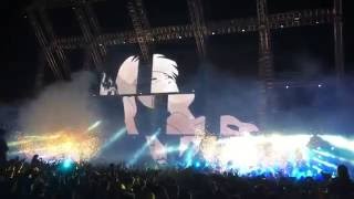 SHE HEALS EVERYTHING into FLICKER  Porter Robinson  Hard Summer 2016 [upl. by Adnulahs]