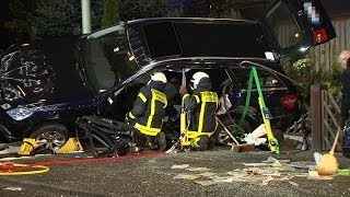 Spektakulärer Unfall in Kassel  Modernste Autotechnik erschwerte die Rettung 22102013 [upl. by Michelsen]