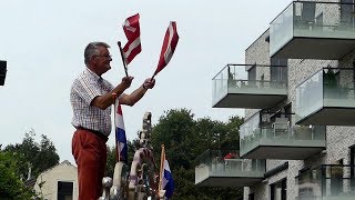 21082018 Draaiorgel De Lekkerkerker brengt een olijke serenade aan zorgcentrum De Hanepraij [upl. by Nayra]