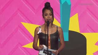 Liza Koshy Presents Breakout Creator to Emma Chamberlain  Streamys 2018 [upl. by Edy]