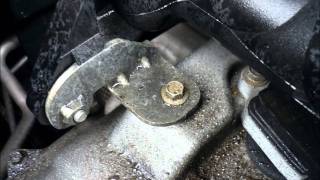 Changing the sparkplugs on the Nissan Micra 160SR [upl. by Tressia]