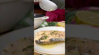 Salmone in padella con limone aglio e prezzemolo [upl. by Airotciv]